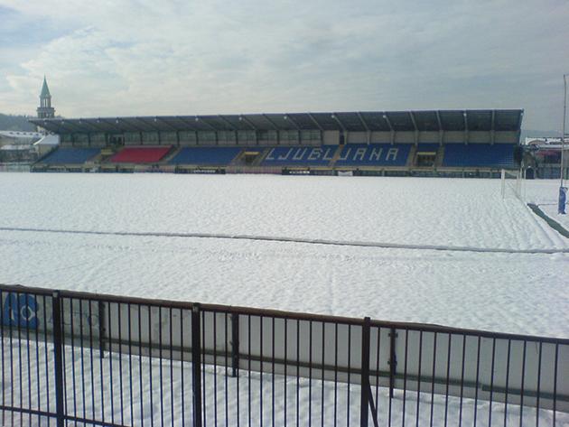 Stadion ŽŠD v Športnem parku Ljubljane trenutno sameva
