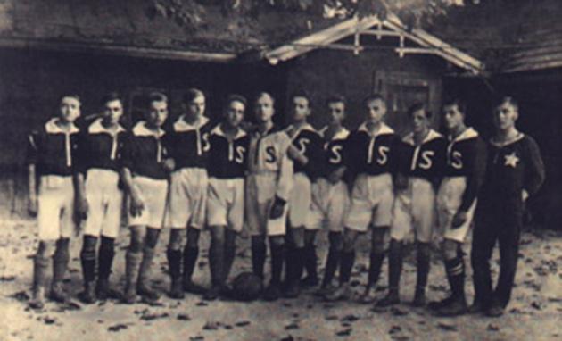 Ena prvih fotografij 1913 ustanovljenega SK Slovan