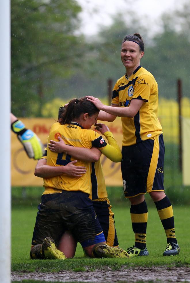 Tanja Vrabel in Tjaša Tibaut se v letošnji sezoni pogosto veselita svojih zadetkov. Foto: Jure Banfi