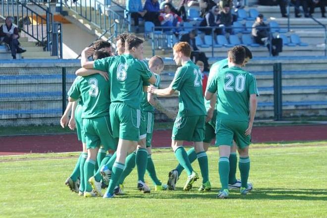 Krčani so svojo formo tempirali tudi z nekdanjimi veliki Jugoslavije. (Foto: Boštjan Šmalcelj)