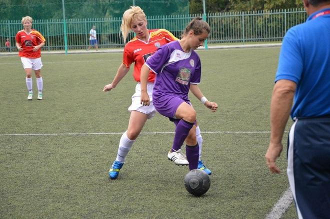 Bo Sara Ketiš dovolj razigrana? (Foto: Ana Kos)