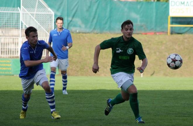 Največ gledalcev si je ogledalo koroški derbi Dravograda in Korotana. (Foto: Mateja Selič)