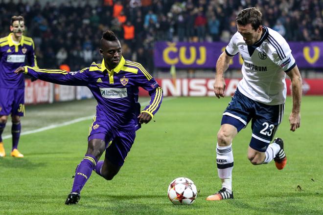Mariborčani so bili v Ligi prvakov v boju za drugo zaporedno prezimitev v Evropi vse do zadnjega kroga. Z zmago nad nemškim Schalkejem bi si zagotovili igranje v Evropski ligi, a so bili gostje iz Gelsenkirchna spretnejši in si z zadetkom Meyerja zagotovili drugo mesto. (Foto: Jure Banfi)