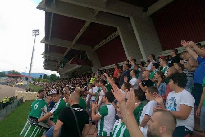 Gubec je bil tudi v drugi domači tekmi znova nabito poln. (Foto: Aleš Znoj)