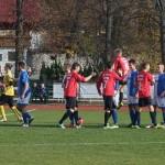 FOTO: Vodilna peterica do novih zmag, Blejci v sosedskem derbiju ugnali Lesce