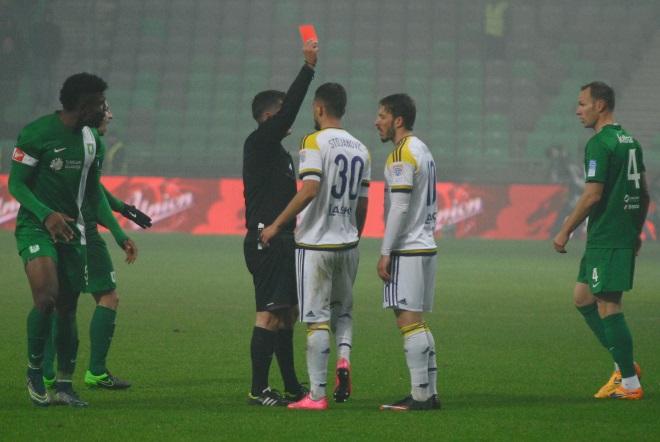 Izključitev Petra Stojanovića je prelomila potek obračuna. (Foto: Rok Zore)