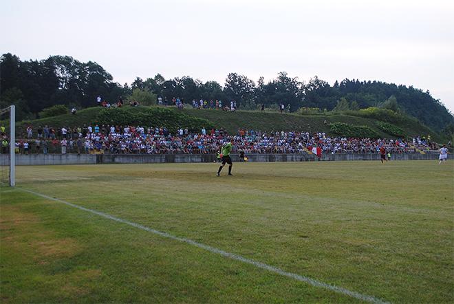 Kranjčani se bodo lahko na domače igrišče vrnili šele v prihodnji sezoni. (Foto: Rok Zore)