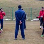 Knapi pričeli z misijo obstanek