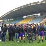 Viole obiskale trening in postavile ultimat
