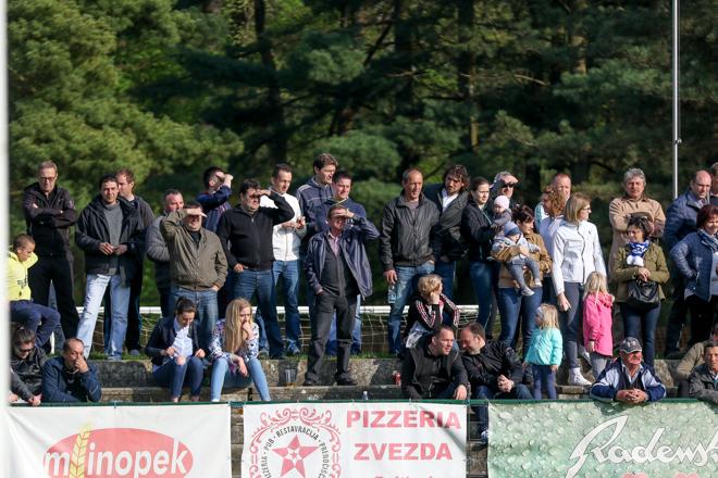 Na Primorsko bo odpotovalo tudi okrog sto pristašev kluba. (Foto: Jure Banfi)