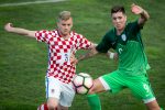 FOTO: Mladi Slovenci pokleknili pred Hrvati