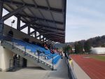 FOTO: Nova tribuna na Ravnah zaradi razpok zaprta