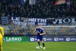 Pejičić blesti v vijoličastem dresu Pejičić blesti v vijoličastem dresu