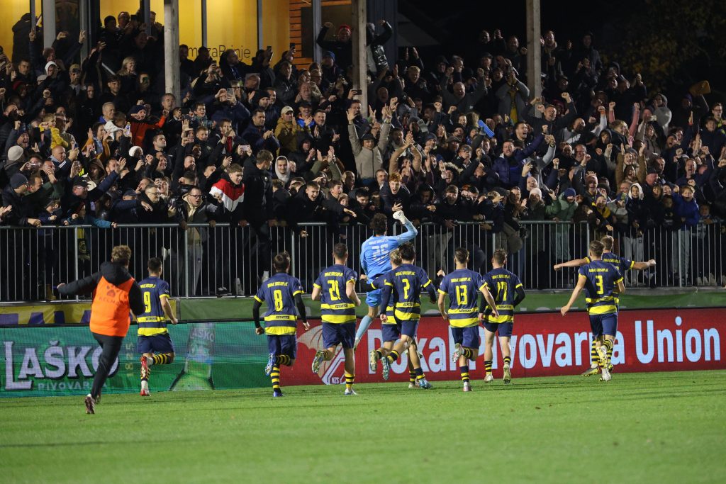 Brinje Grosuplje poskrbelo za senzacijo in slovo Maribora, mlinarji in zmaji so se namučili