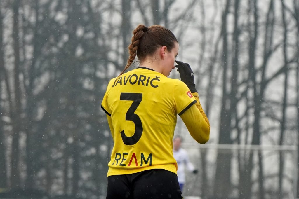 Jona Javorič pred zaključkom rumenosrčnih priprav: “Vesela, da nam vodstvo kluba omogoča možnost igrati takšne tekme”