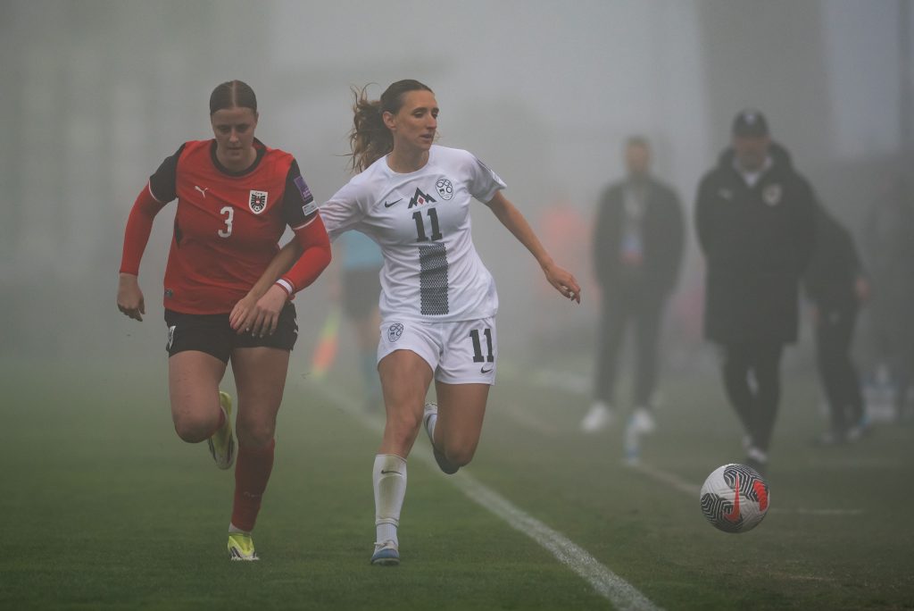 Megla na Bonifiki ni preprečila prve zmage Slovenk v boju za SP