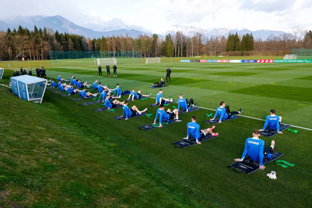 Težave s poškodbami na Cesarjevem prvem zboru
