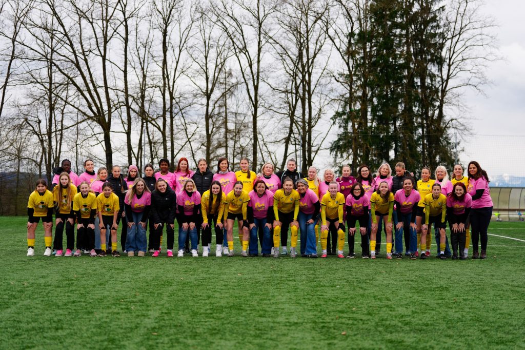 FOTO: V finalu pokala se bodo udarile nogometašice Radomelj in Mure