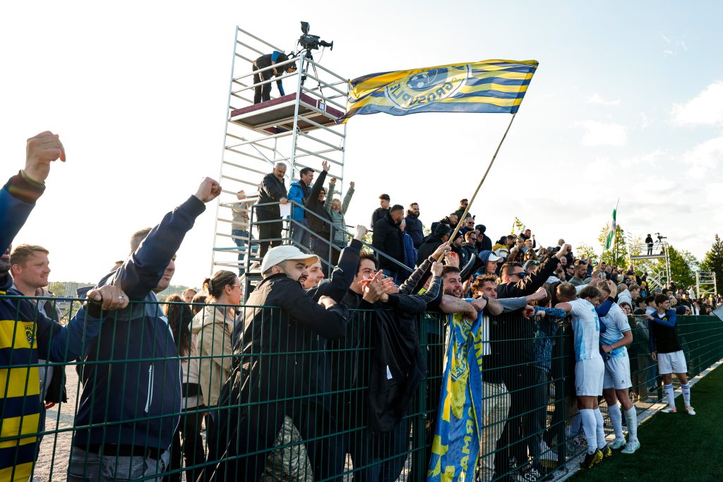 Brinje nadaljujejo s sanjsko sezono, Grosupeljčani na kolena spravili tudi Radomljane
