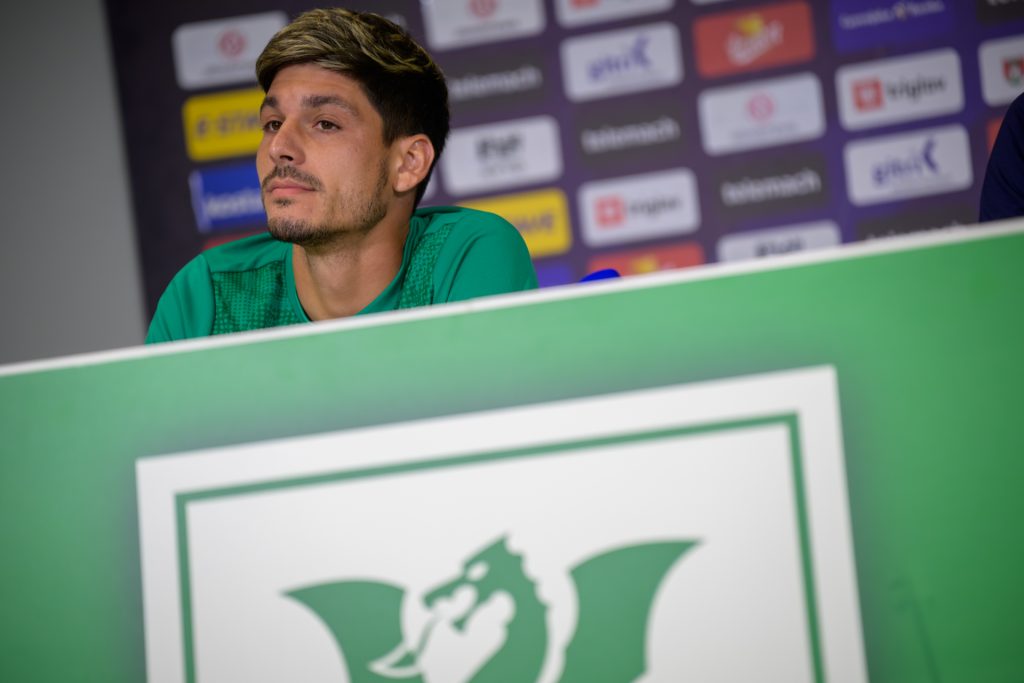 Zapustil Olimpijo kot prost igralec, vrnil pa se je z novo pogodbo