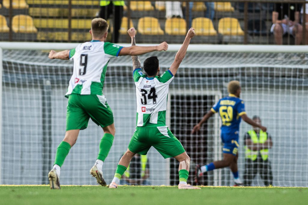 Zmaji letijo proti vrhu! Olimpija s 3:1 premagala Koper in prekinila njegov niz