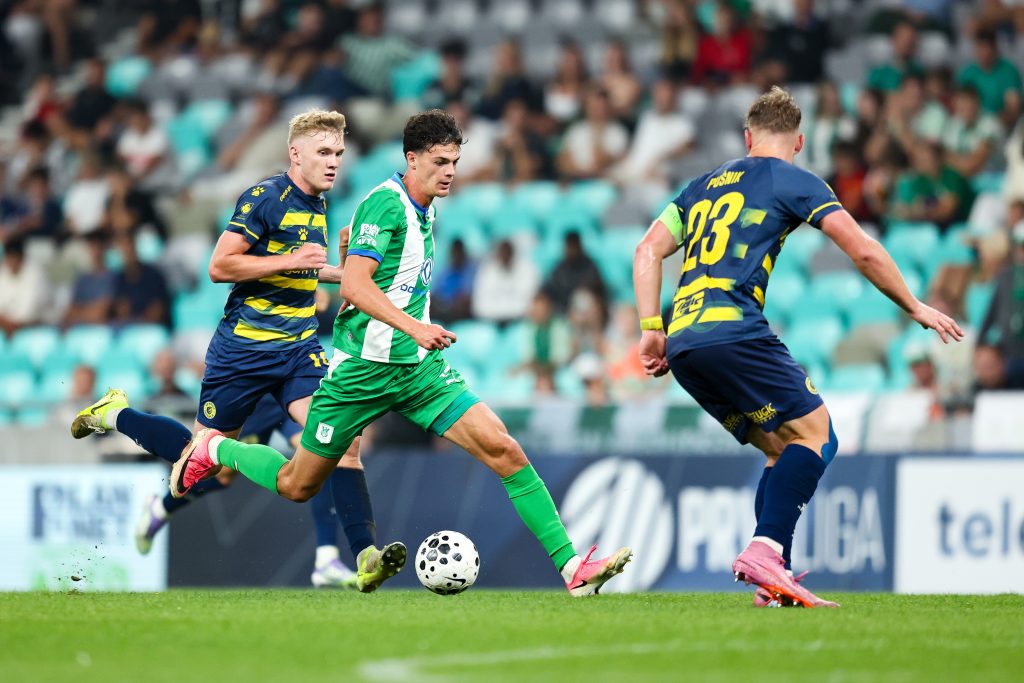 Olimpija nadaljuje z zbiranjem točk v Stožicah, zmaji brez podpore GD-jev z visoko zmago odpravili novince v ligi