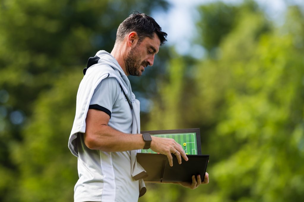 Riera udaril po neprofesionalnosti in poslal jasno sporočilo