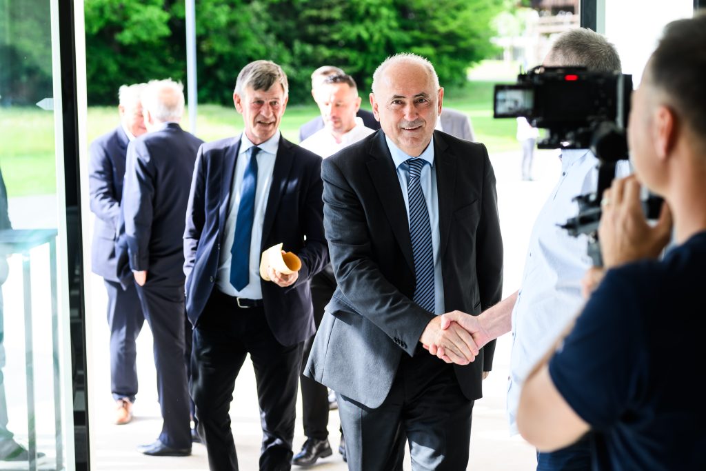 Slovenija bo proti Švici igrala v Mariboru: NZS razkrila, kako bodo navijači zamenjali vstopnice