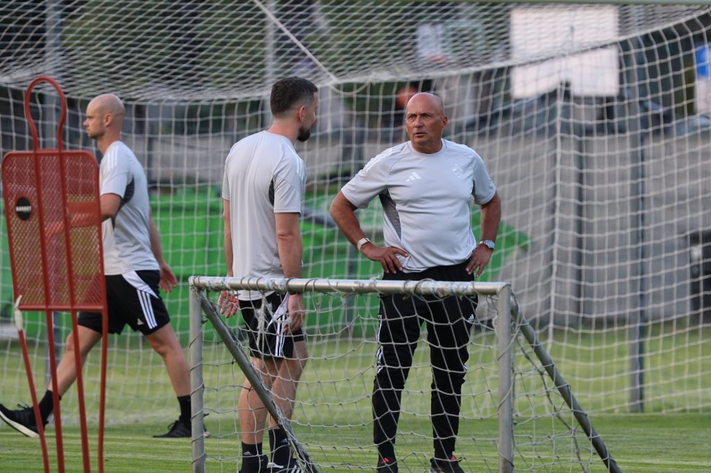 Maribor brez zmage, a 17-letnik dobil veliko priložnost proti Hartbergu